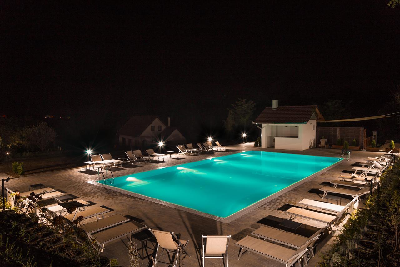 Radhe Resort Es Syam Meditacios Es Rendezvenykozpont Somogyvámos Exterior foto