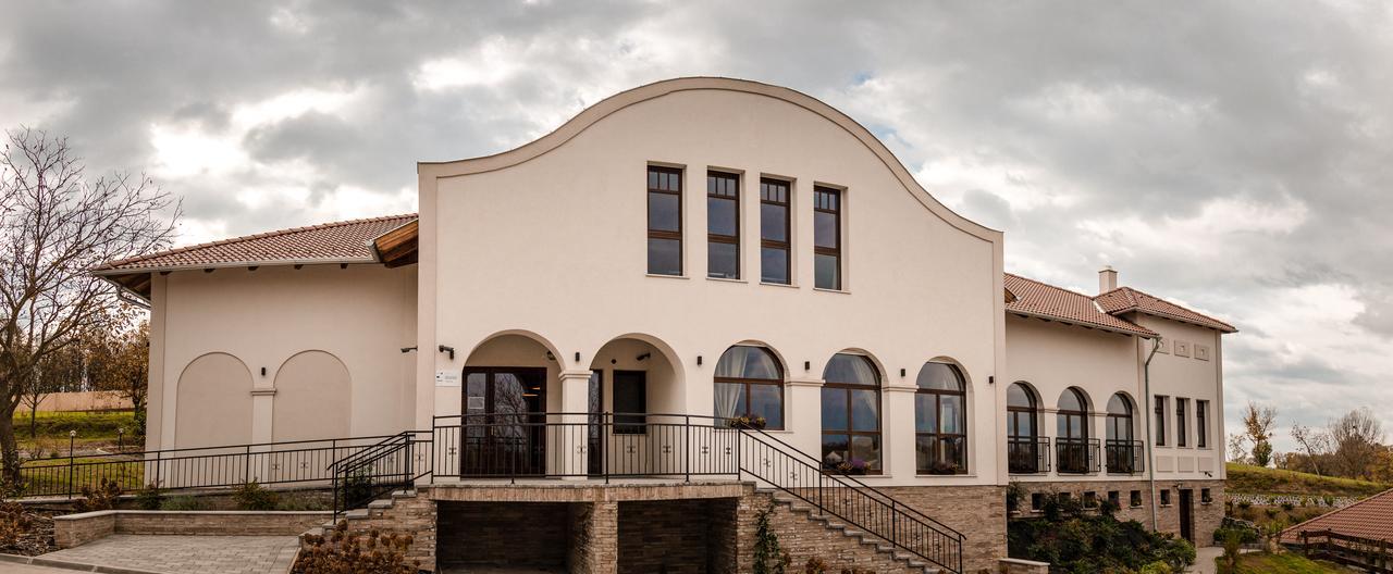 Radhe Resort Es Syam Meditacios Es Rendezvenykozpont Somogyvámos Exterior foto