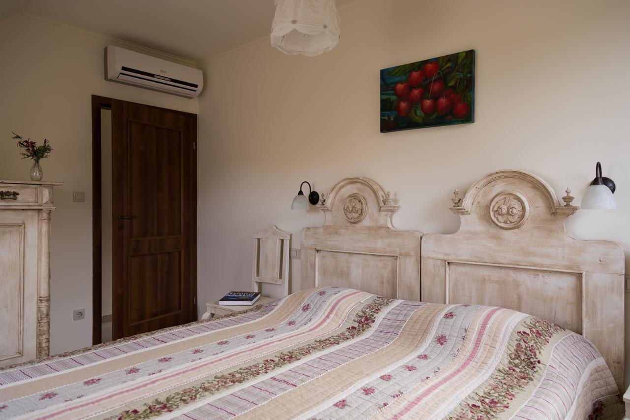 Radhe Resort Es Syam Meditacios Es Rendezvenykozpont Somogyvámos Exterior foto
